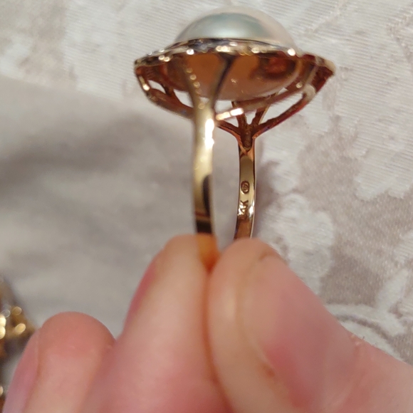 Mabe Pearl ring 14 karat yellow gold, accent diamonds - Picture 5 of 12